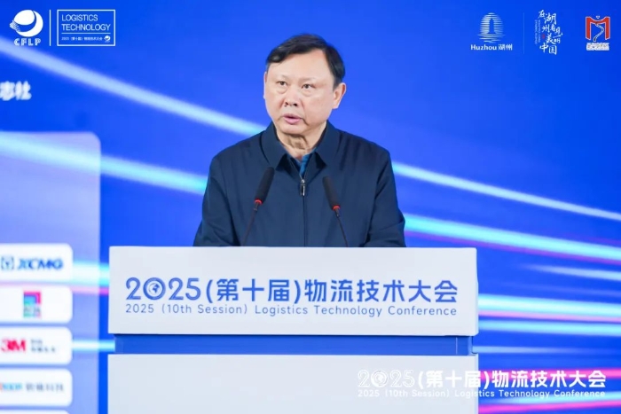 何黎明.jpg